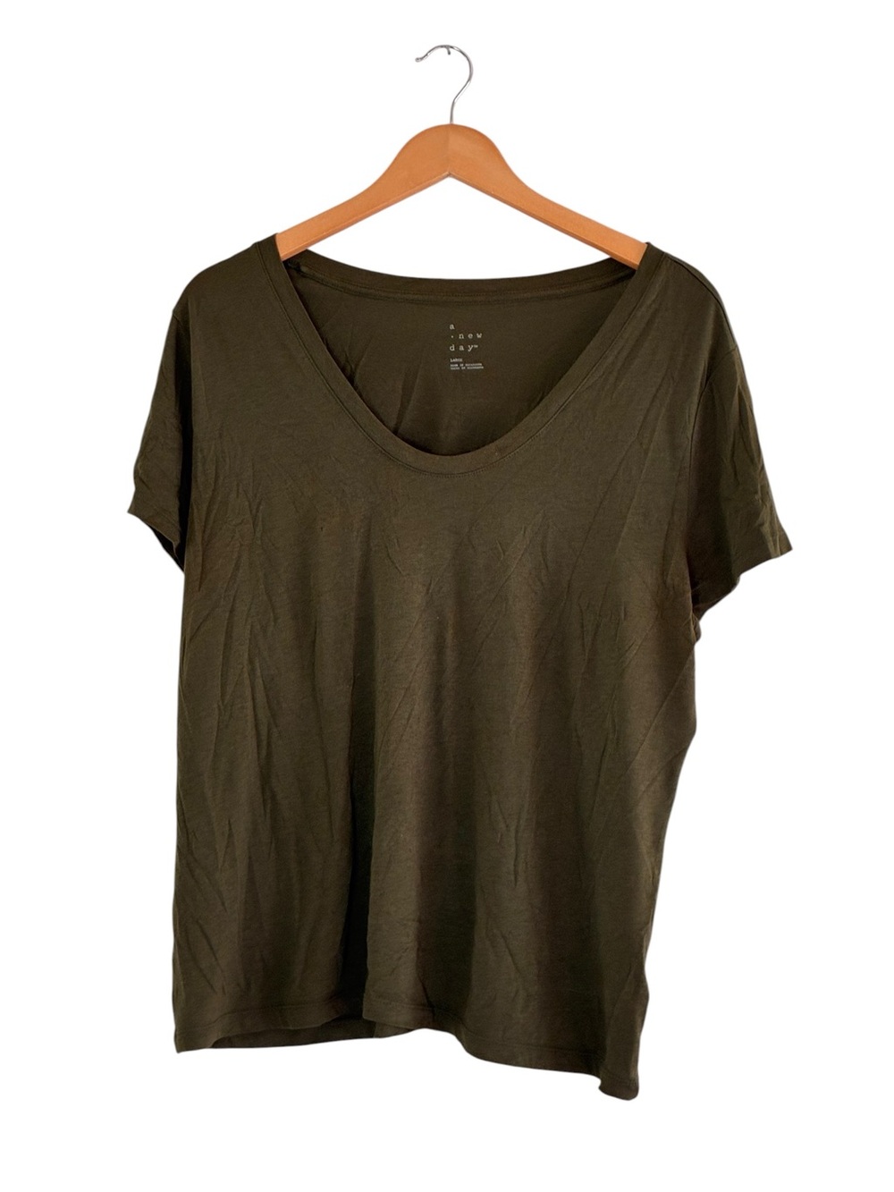 A new day | like new green scoop neck, loose fit cotton blend short sleeve tee